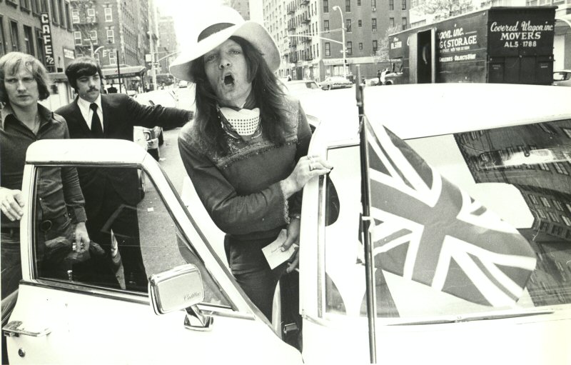 Ariel Bender and limo, 1974